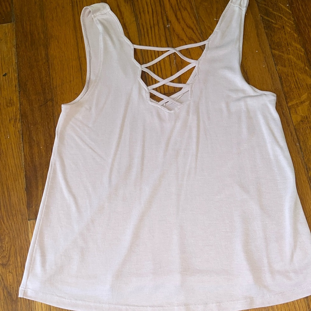 “Soft and sexy” American Eagle top